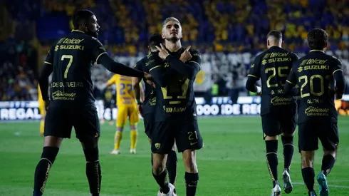 Gustavo Del Prete festejó en el Universitario.