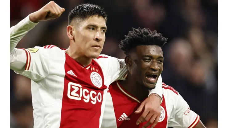 AMSTERDAM - (lr) Edson Alvarez of Ajax, Mohammed Kudus of Ajax celebrate the 3-1 during the Dutch premier league match b