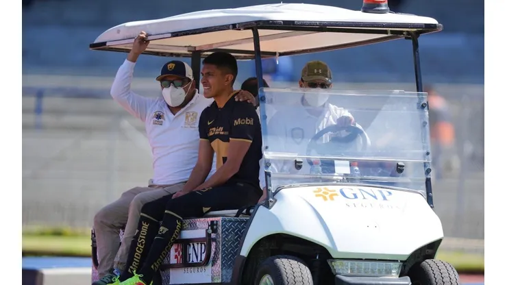 Ricardo Galindo en el carrito de las desgracias.