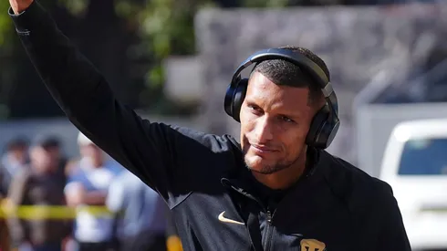 Higor Meritao en su llegada a CU.