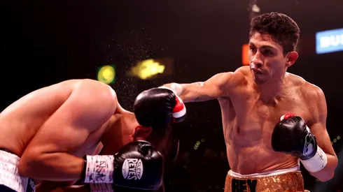 Rey Vargas enfrenta a O'Shaquie Foster.