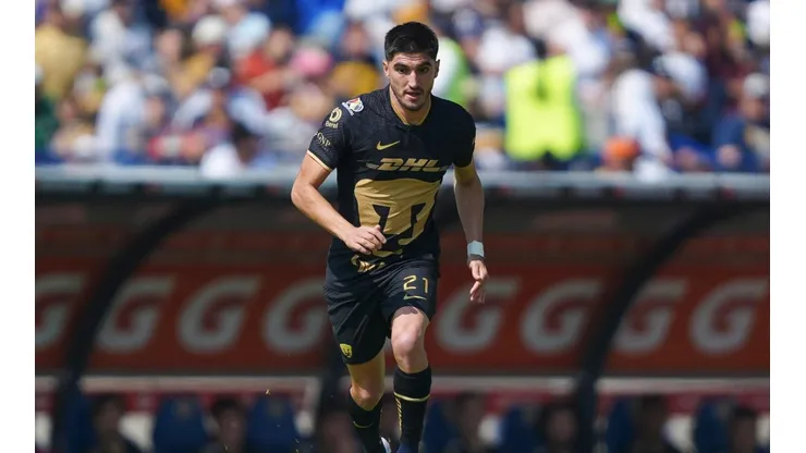 Gustavo Del Prete durante un partido en CU.