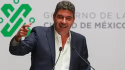 Arturo Elías Ayun durante una conferencia.