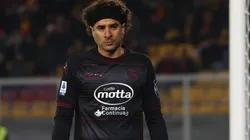 Turbulento presente para Guillermo Ochoa en Italia