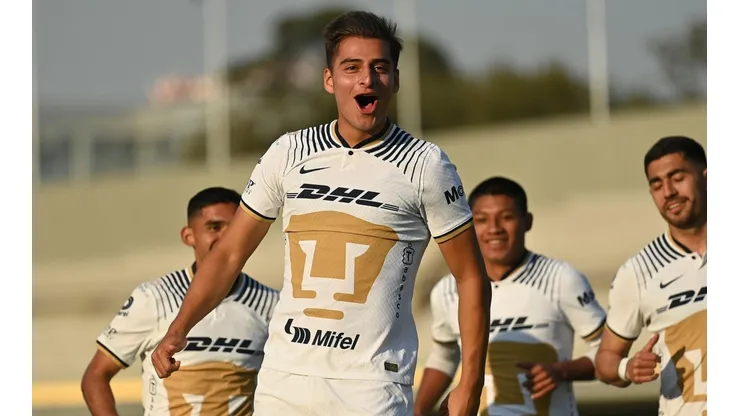 Festejo de gol de Pumas Tabasco en CU.
