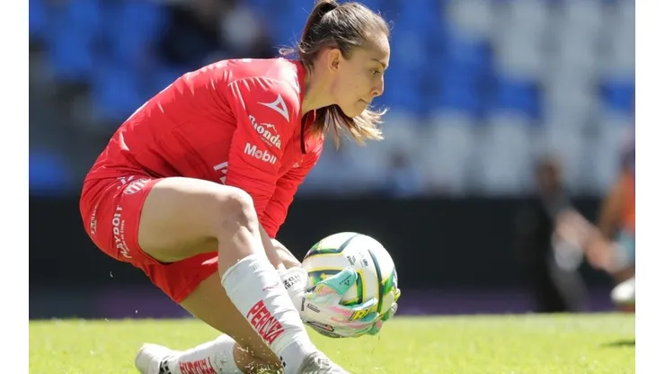 Dayri Hernández, portera de Centellas del Necaxa, cometió un error junto a su defensa y se reabrió un debate (Foto: imago7)