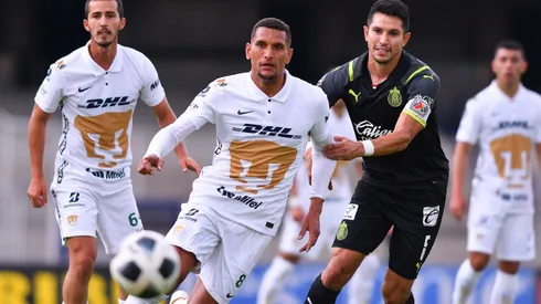 Higor Meritao ante Jesús Molina en CU.