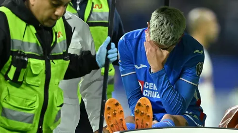 La lesión del futbolista lo apartará un buen tiempo del campo de juego.