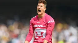 Sebastián Sosa festeja un gol en CU.