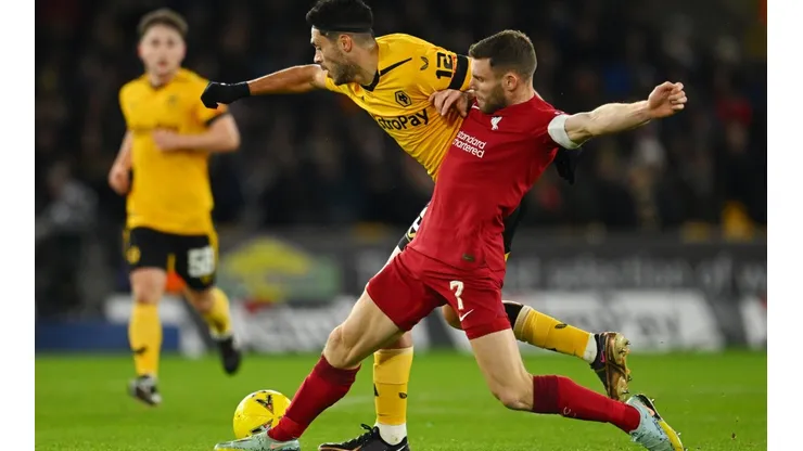 Raúl Jiménez sumó minutos en la goleada frente al Liverpool