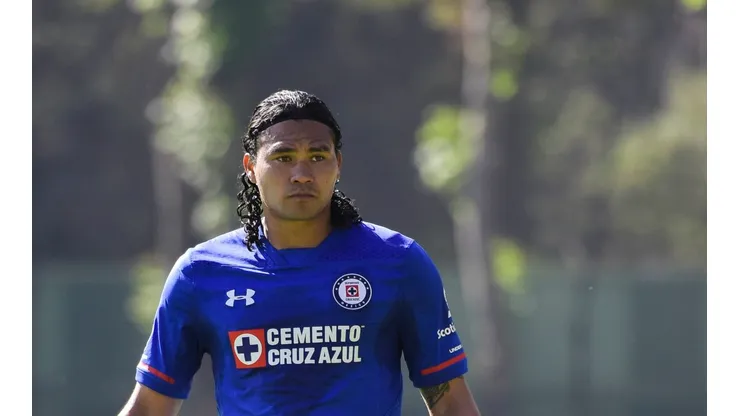 Gullit Peña con Cruz Azul
