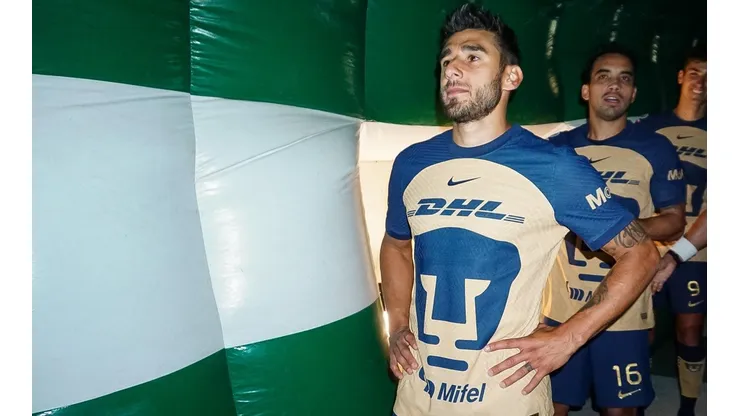 Eduardo Salvio en la visita de los Pumas al Santos en el Clausura 2023.