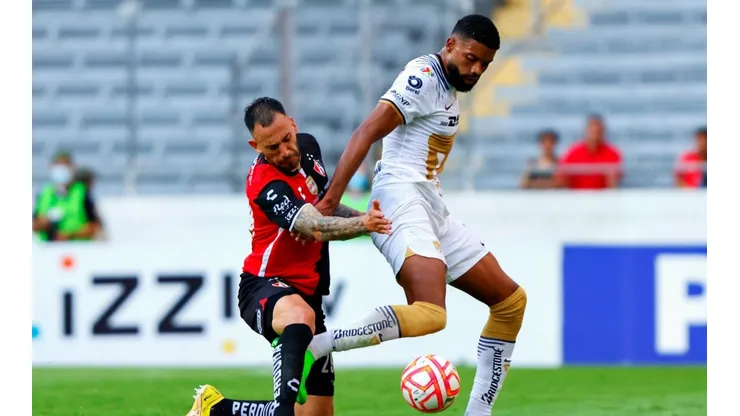 Diogo de Oliveira y Emanuel Aguilera en el Jalisco.