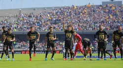 El equipo de Pumas durante el protocolo de la Liga MX.