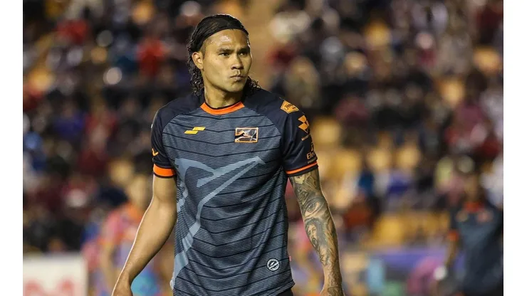 Gullit Peña jugará en Emiratos Árabes Unidos
