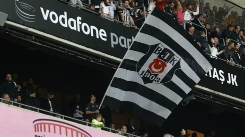 Fans del Besiktas en el estadio Vonafone.