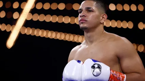 De la Hoya ofrece dos megas peleas para Berlanga.