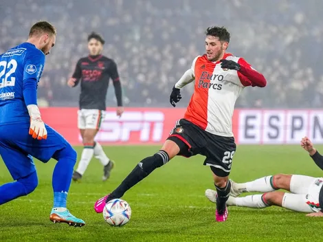 Santi Giménez protagonizó un curioso "gol fantasma" con Feyenoord