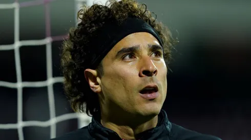 Guillermo Ochoa en uno de sus primeros partidos con Salernitana.