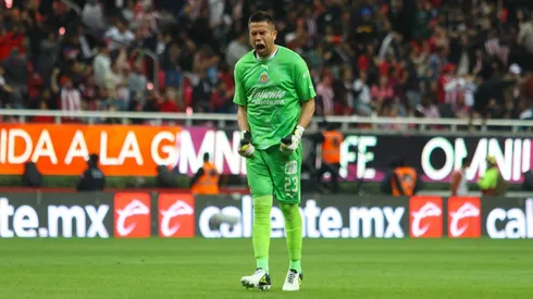 Miguel Jiménez contra los fanáticos de Chivas.