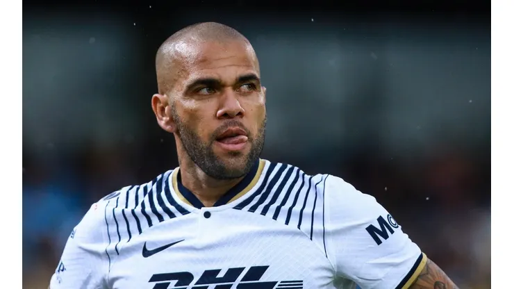 Pumas le adelantó dinero a Dani Alves