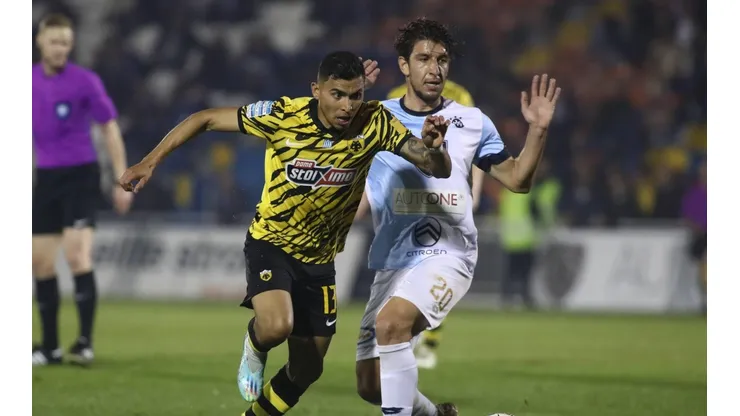 Almeyda sacó a Orbelín Pineda y el AEK Atenas remontó sobre la hora