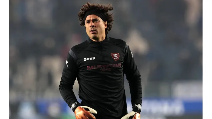 Guillermo Ochoa antes de enfrentar al Atalanta.