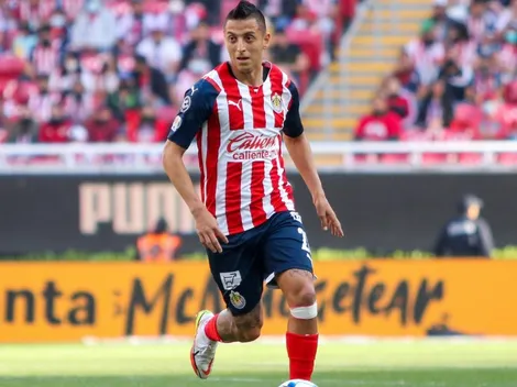 Ex-jugador de Chivas le lanza una advertencia a Roberto Alvarado sobre su futuro en el Rebaño