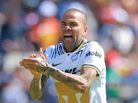 ¡Dani Alves, detenido y sin jugar con Pumas!