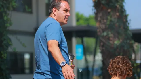 Cuauhtémoc Blanco en una visita al Club América.