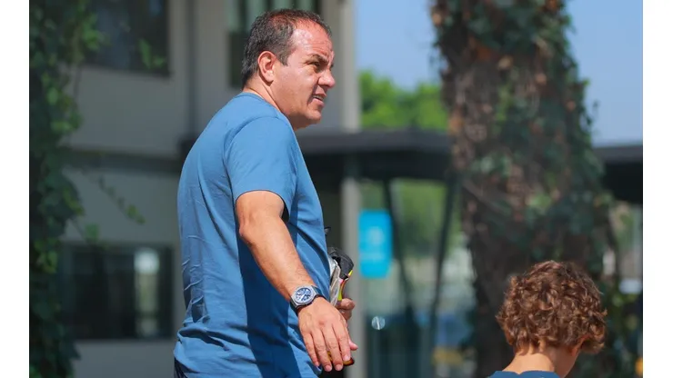 Cuauhtémoc Blanco en una visita al Club América.