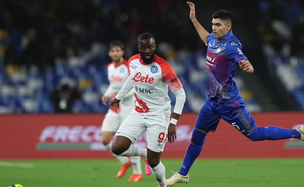 ¡Sorpresa! Johan Vásquez y Cremonese eliminaron al Napoli del Chucky ...