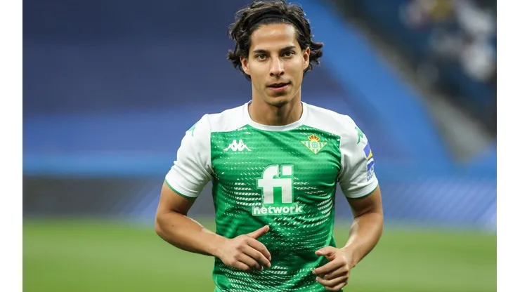Diego Lainez no continuaría en el Betis