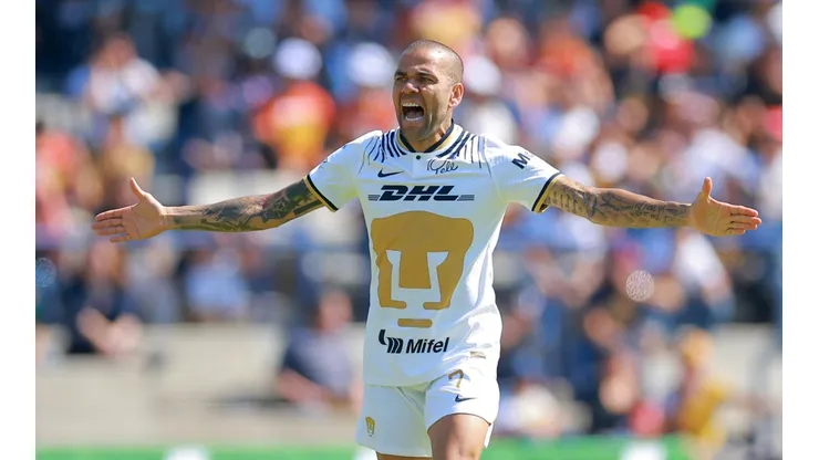 Dani Alves dio una asistencia en la remontada ante Juárez