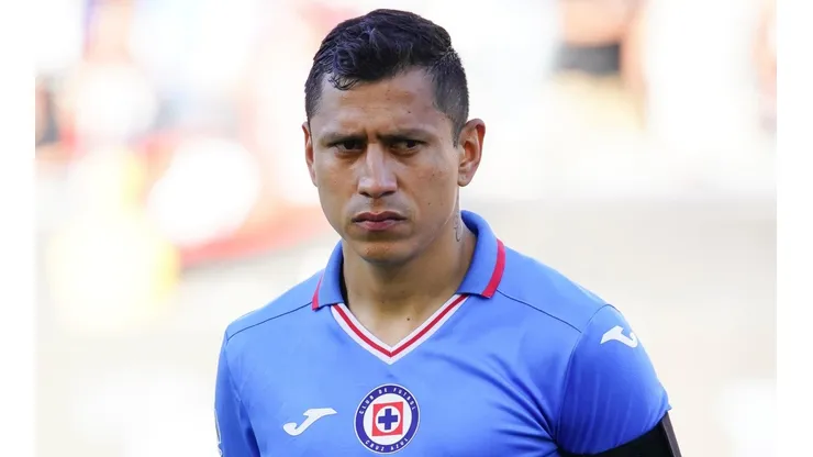 Julio César Domínguez provocó una controversia fuera de la cancha.