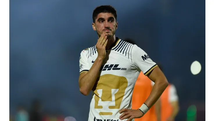 Gustavo del Prete en un partido con Pumas en el Apertura 2022.