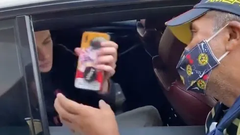 Álvaro Fidalgo arrebató el teléfono de un aficionado