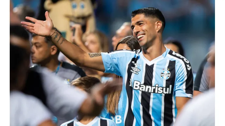 Luis Suarez is presented as Gremio s new reinforcement for the 2023 season, at Arena do Gremio, this Wednesday 04. 30761