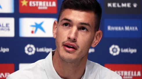 Presentation of Cesar Montes as a new RCD Espanyol player Presentation of the Mexican defender Cesar Montes as a new RCD