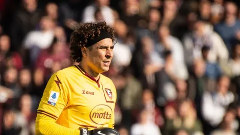 La doble tapada de Memo Ochoa en su estreno con Salernitana que le valió elogios en las redes