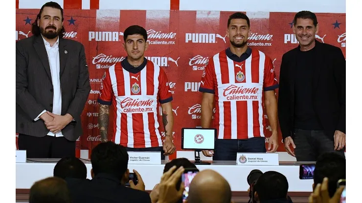 Presentación de Víctor Guzmán y Daniel Ríos como refuerzos de Chivas.