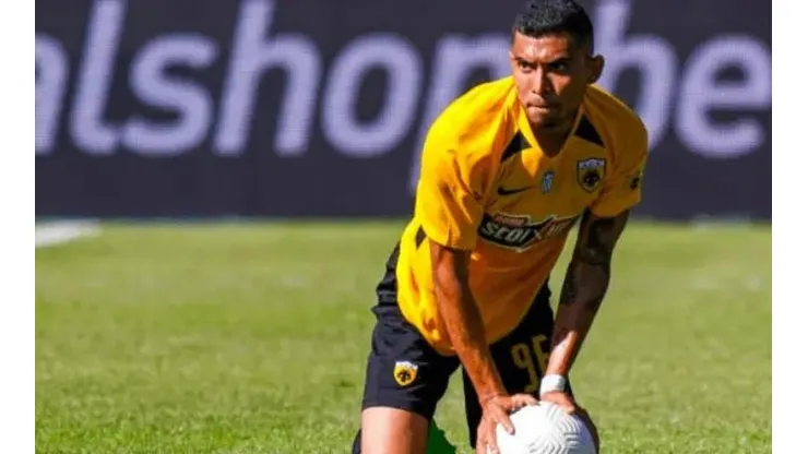 Pineda volvió a ser protagonista en el AEK Atenas.