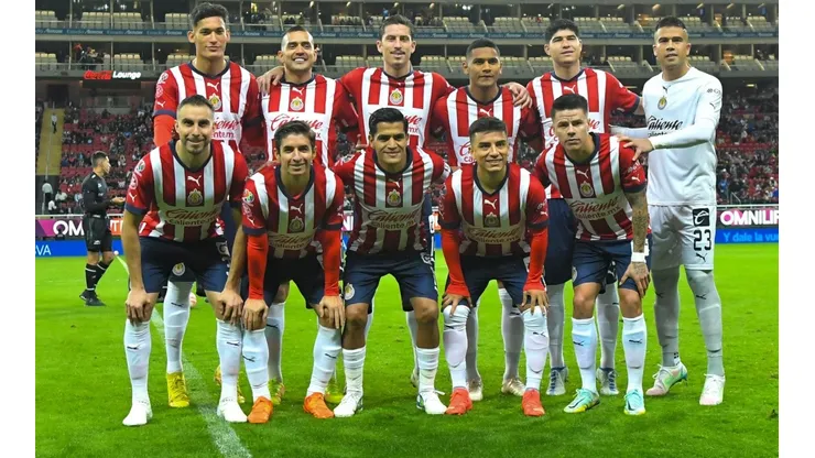 La gran sorpresa que podría tener Chivas en su once titular