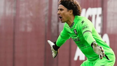 Ochoa disputó su primer partido con el Salernitana