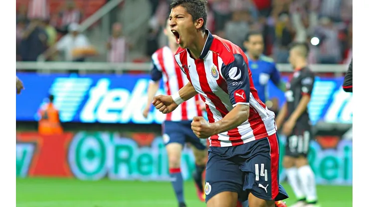 Ángel Zaldívar deja Chivas tras una extensa etapa.