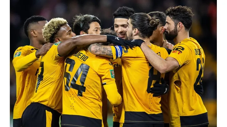 Raúl Jiménez y un penal de crack para darle el triunfo a Wolves