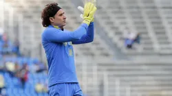 Memo Ochoa se despidió de América.