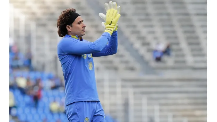 Memo Ochoa se despidió de América.