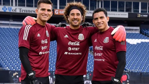 Sebastián Jurado, Guillermo Ochoa y Luis Malagón en una concentración de la selección mexicana.