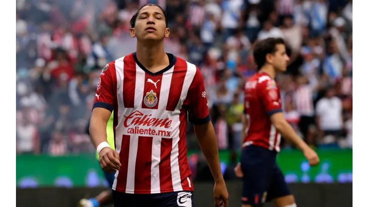 Fanáticos de Chivas estallan contra Ángel Zaldívar.